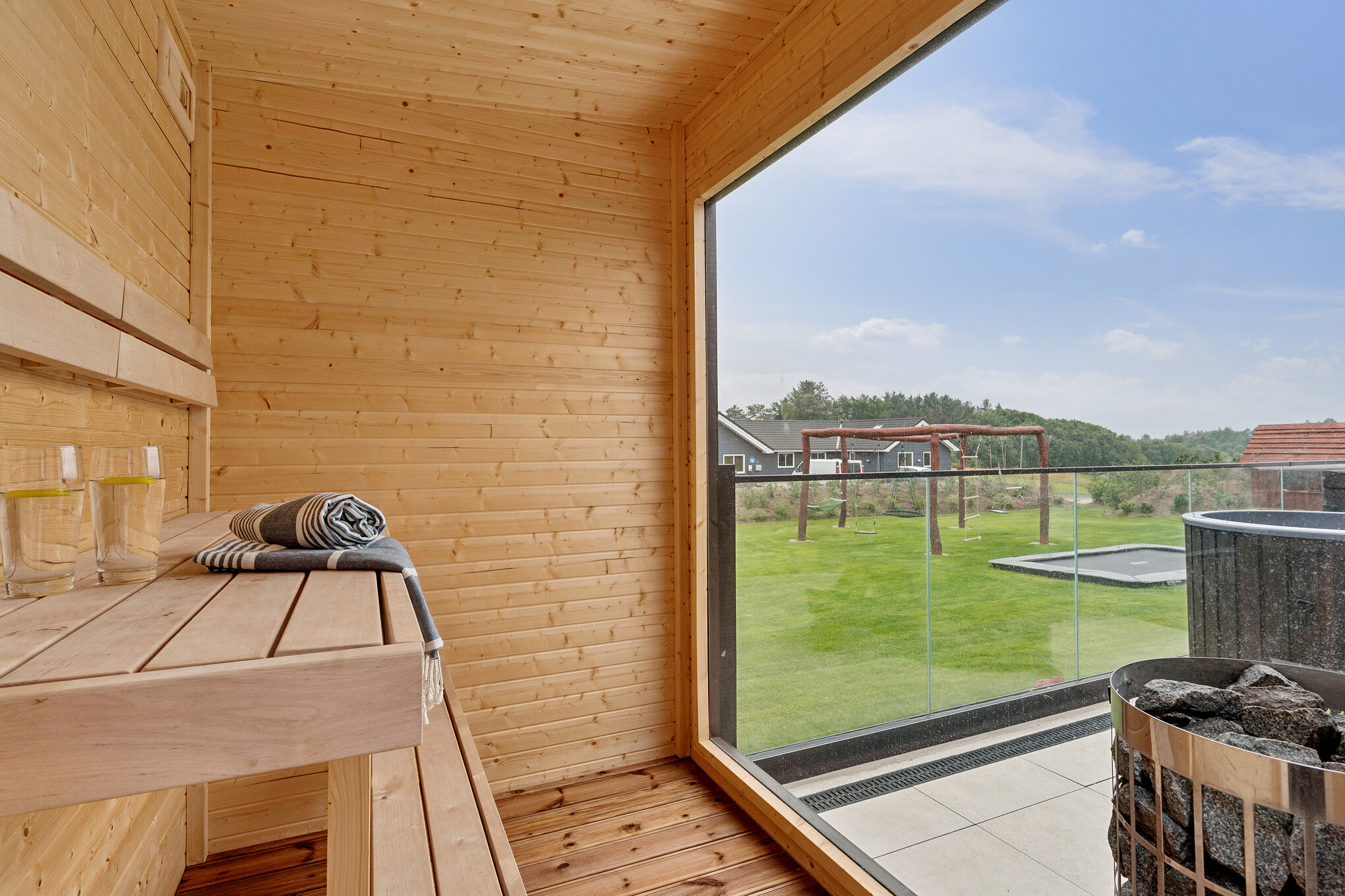 Genießen Sie die heiße Sauna im Luxusferienhaus Nr. 686 für 36 Personen