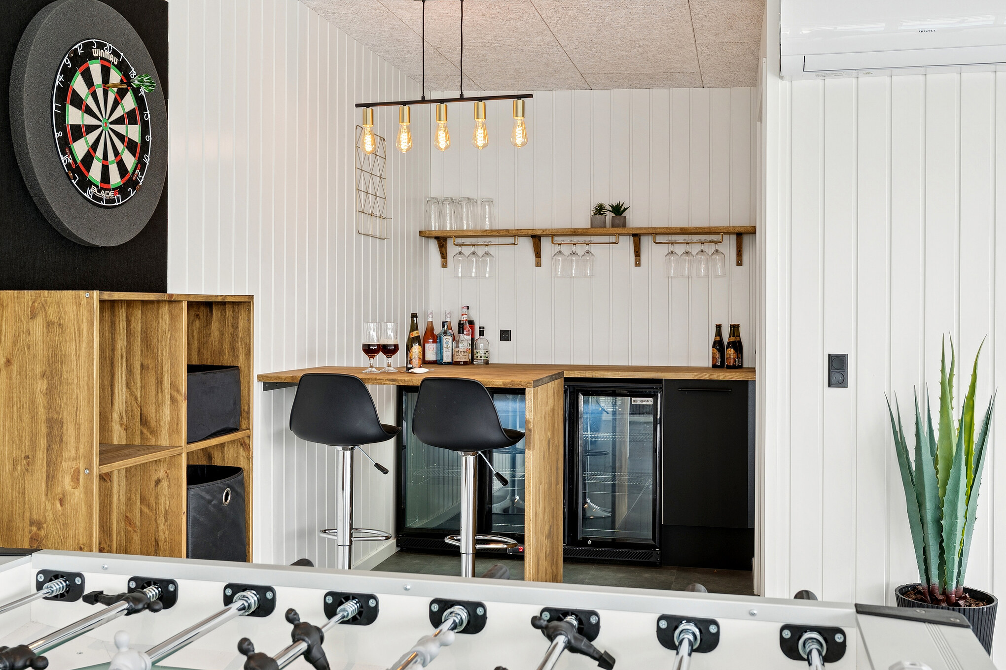 Das Luxusferienhaus 686 für 36 Personen hat einen großen Aktivitätsraum mit u. a. Billard und Darts