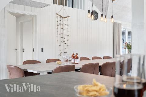 Aufenthaltsraum mit Platz für 36 im Luxusferienhaus Nr. 686.