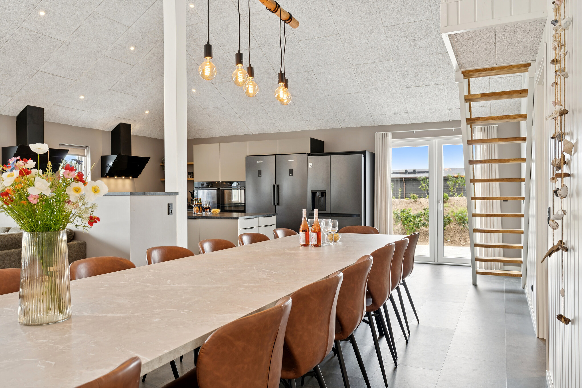 Der Aufenthaltsraum bietet Platz für 36 Personen, wenn ihr das Ferienhaus 686 in Limfjord besucht.