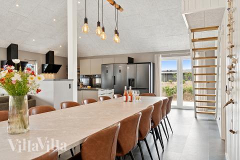 Der Aufenthaltsraum bietet Platz für 36 Personen, wenn ihr das Ferienhaus 686 in Limfjord besucht.