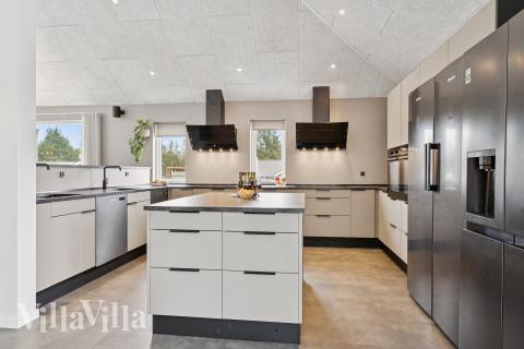 Die Küche in dem Luxusferienhaus Nr. 686 ist so gut ausgestattet, dass man problemlos Mahlzeiten für 36 Personen zubereiten kann.