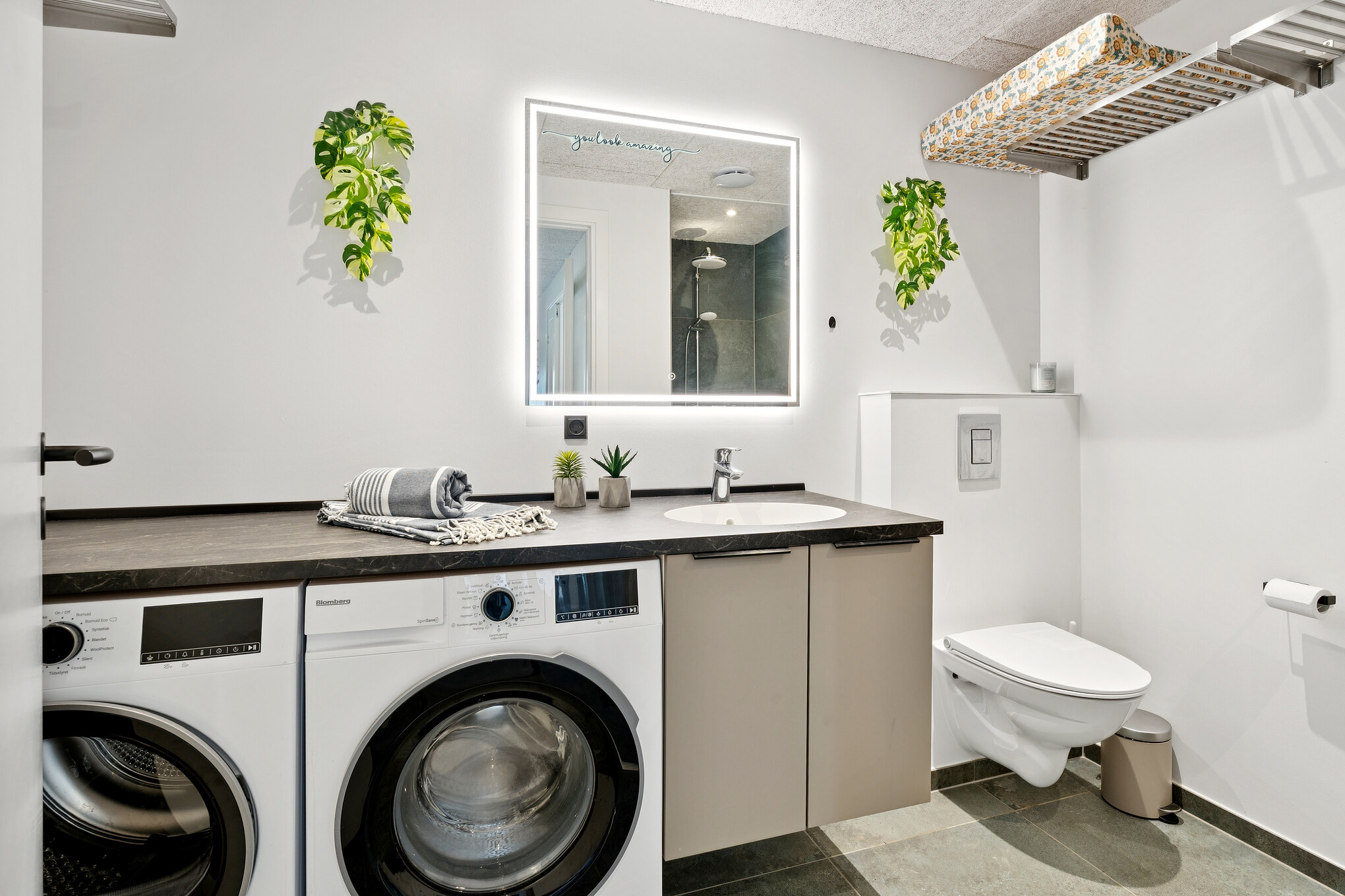 Eines der Badezimmer im Luxusferienhaus Nr. 686