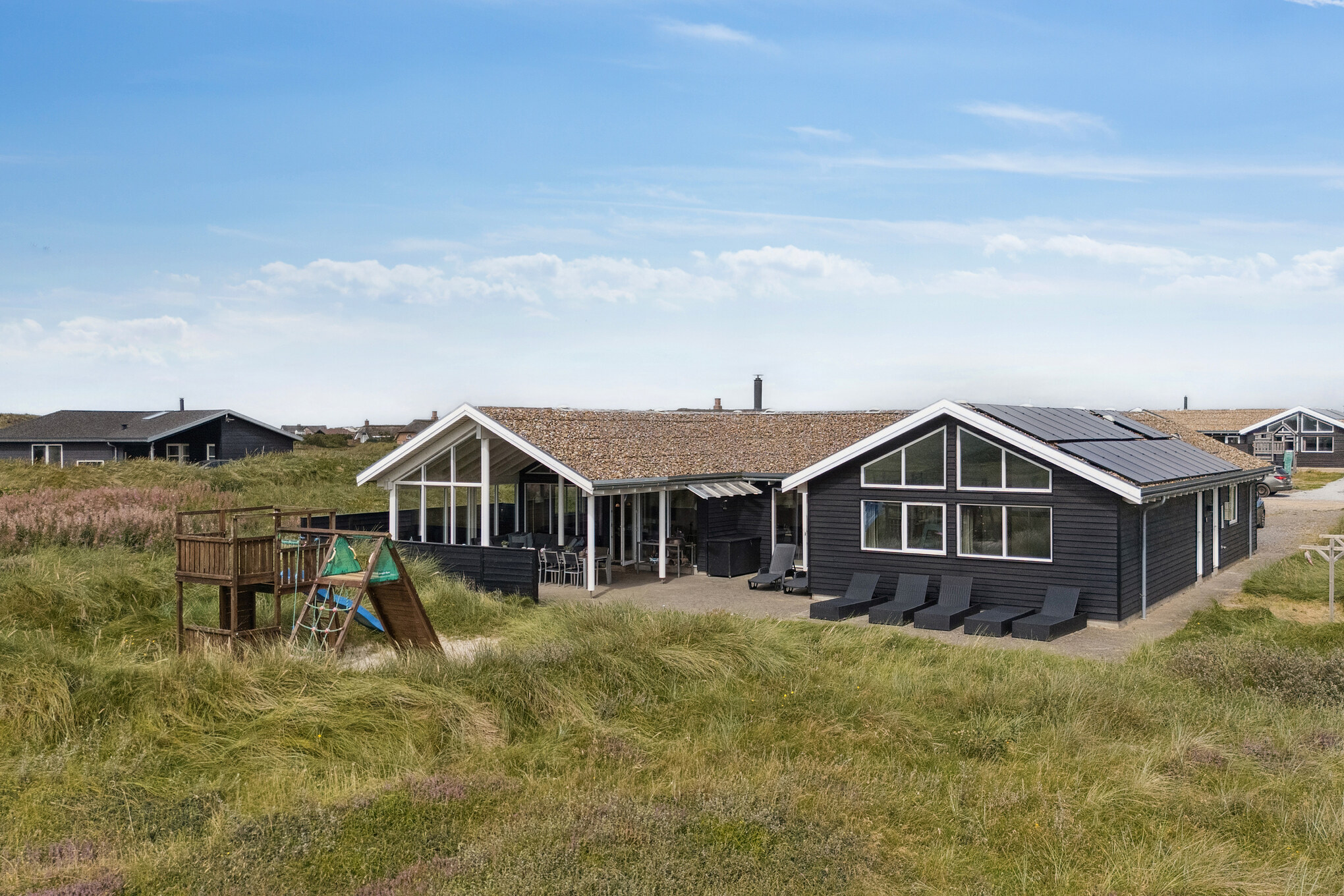 Dieses schöne Poolhaus Nr. 292 mit Platz für 18 Personen liegt in Westjütland
