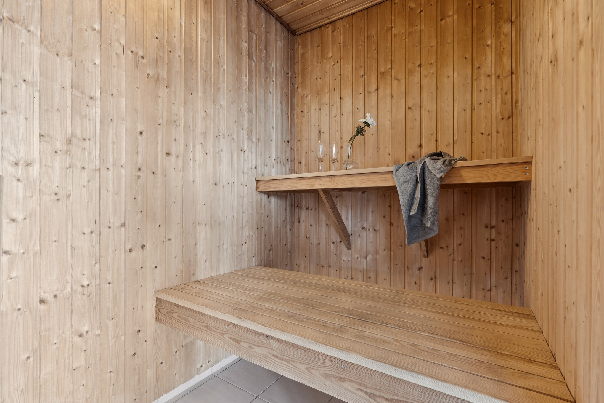 Genießen Sie die heiße Sauna im Luxusferienhaus Nr. 292 für 18 Personen