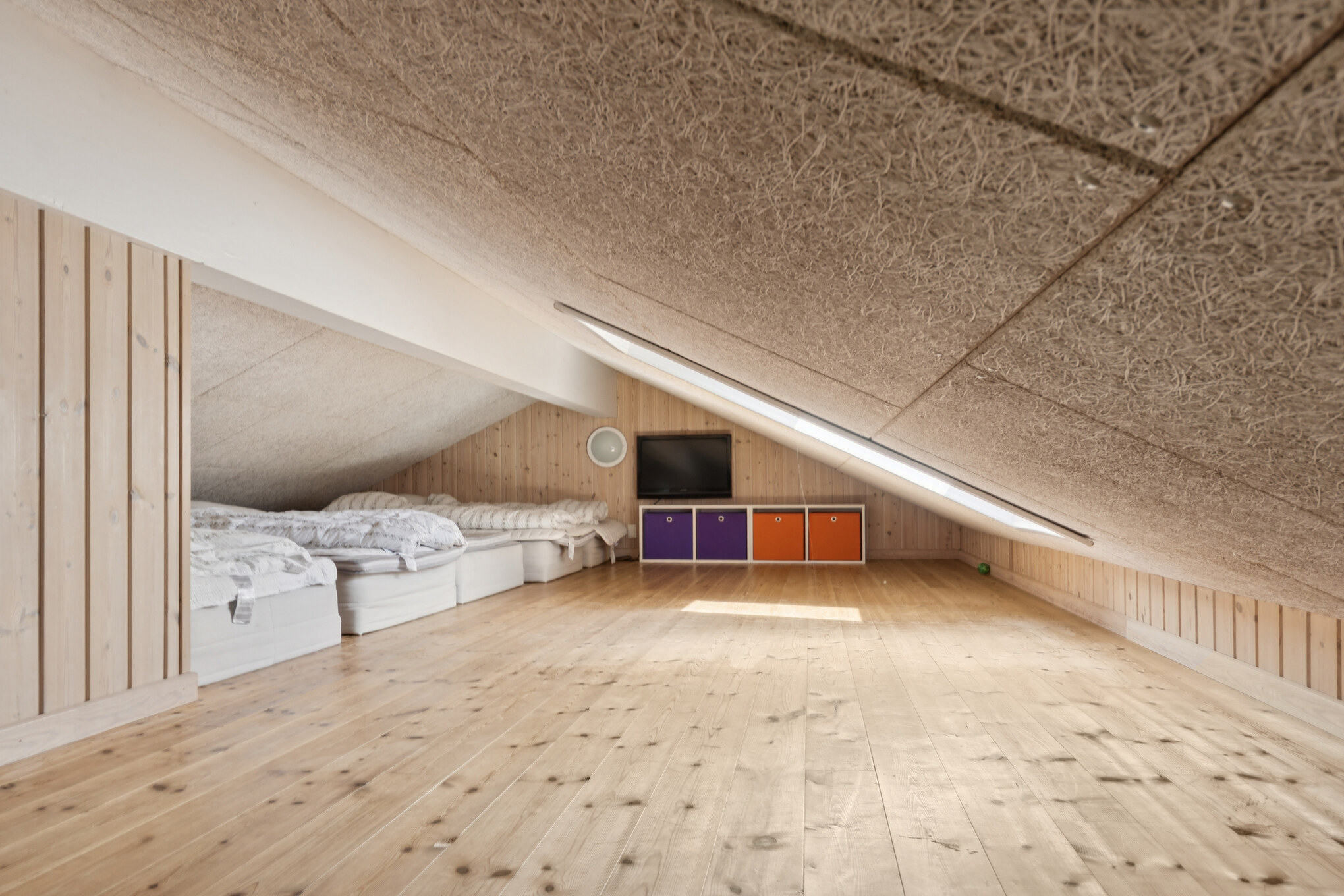 Einige der 18 Schlafgelegenheiten befinden sich im Luxusferienhaus Nr. 292 auf dem ausgebauten Dachboden