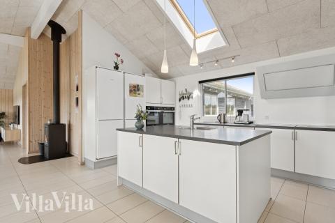 Die Küche in dem Luxusferienhaus Nr. 292 ist so gut ausgestattet, dass man problemlos Mahlzeiten für 18 Personen zubereiten kann.