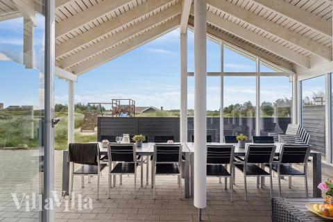 Das Luxusferienhaus Nr. 292 hat eine tolle Terrasse, die mit hochwertigen Gartenmöbeln für 18 Personen ausgestattet ist.