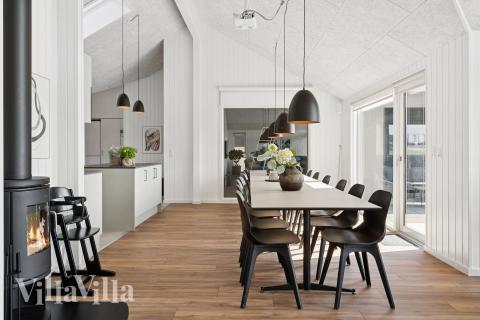 Aufenthaltsraum mit Platz für 18 im Luxusferienhaus Nr. 696.