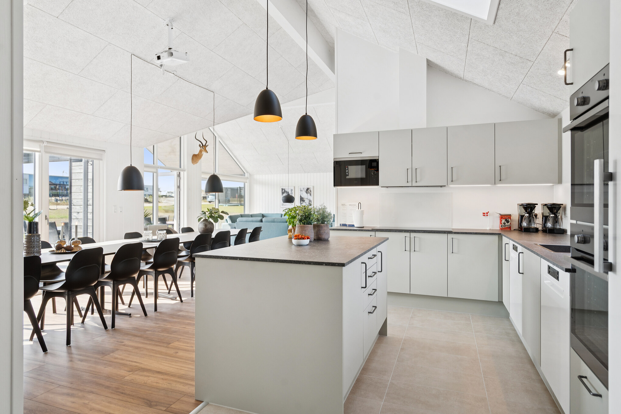 Gut ausgestattete Küche im Luxusferienhaus Nr. 696 in Fünen und seine Inseln.