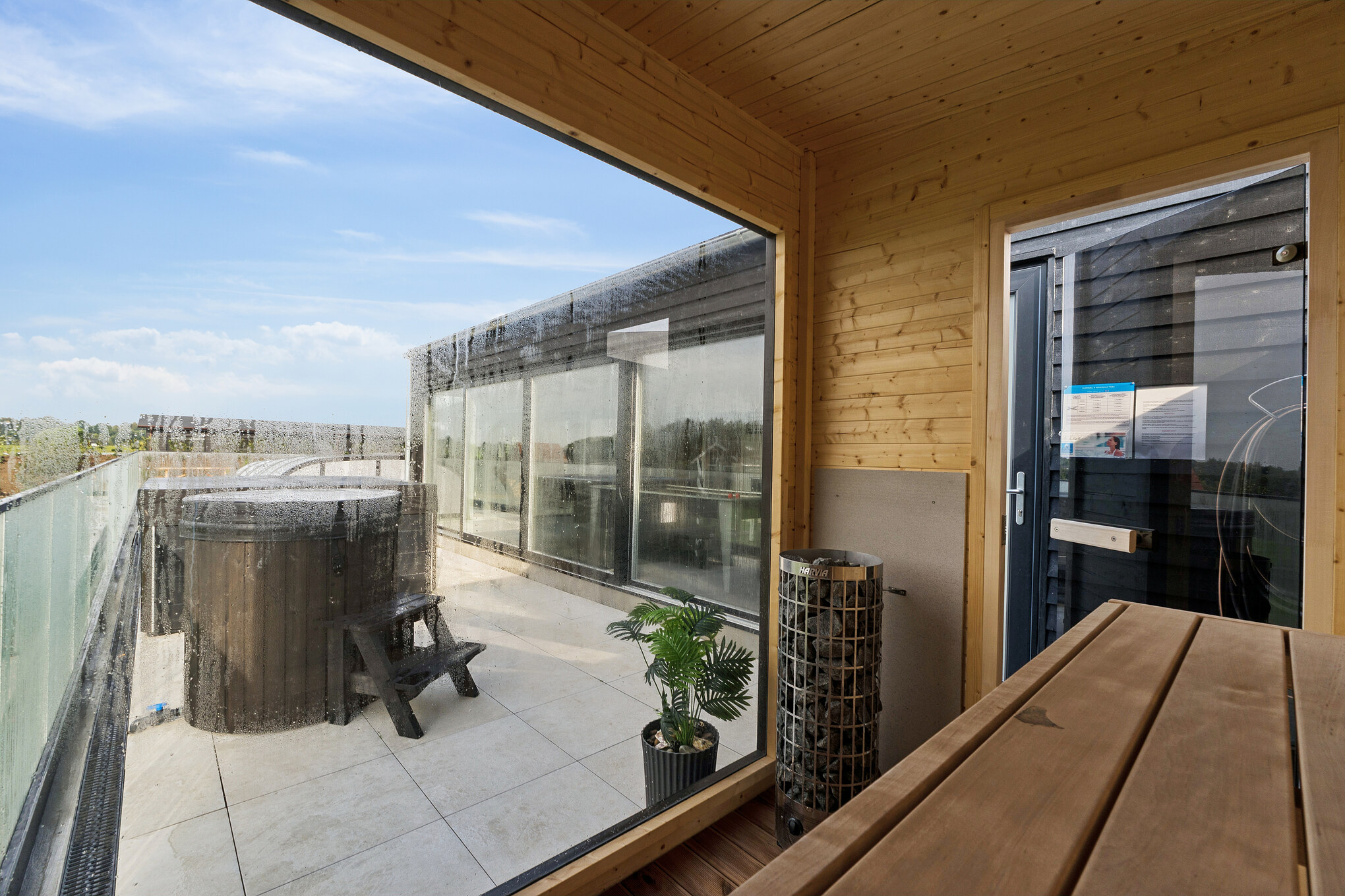 Genießen Sie die heiße Sauna im Luxusferienhaus Nr. 686 für 36 Personen