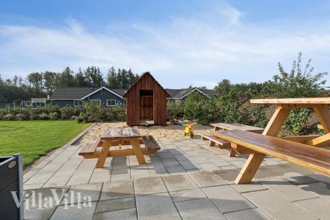 Genießen Sie einen Grillabend auf der Terrasse des Luxusferienhauses Nr. 686 in Limfjord