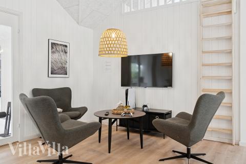 Das Luxusferienhaus 697 für 20 Personen hat einen großen Aktivitätsraum mit u. a. Billard und Darts