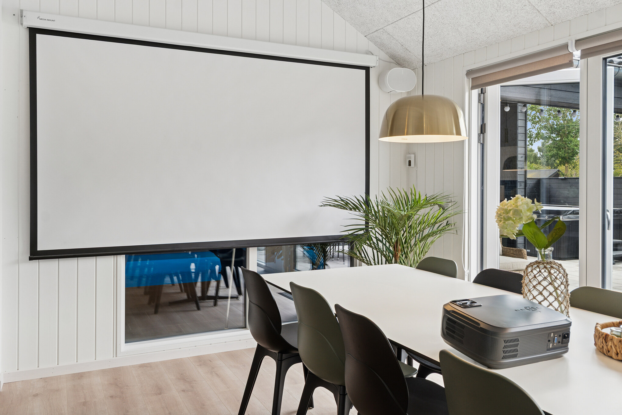 Der Aufenthaltsraum bietet Platz für 20 Personen, wenn ihr das Ferienhaus 697 in Lolland/Falster/Mön besucht.