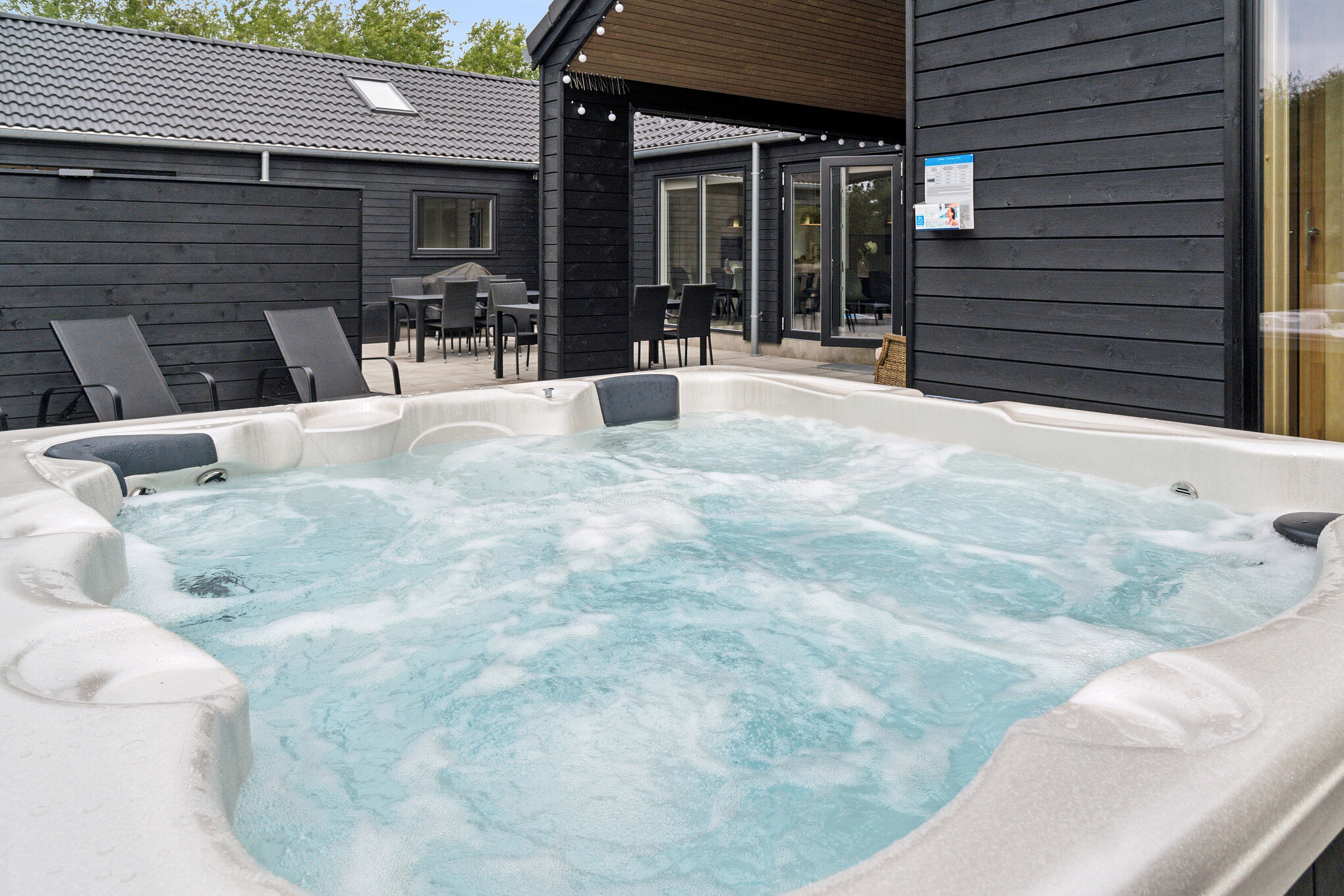 Das Luxusferienhaus Nr. 697 bietet u. a. einen tollen Whirlpool