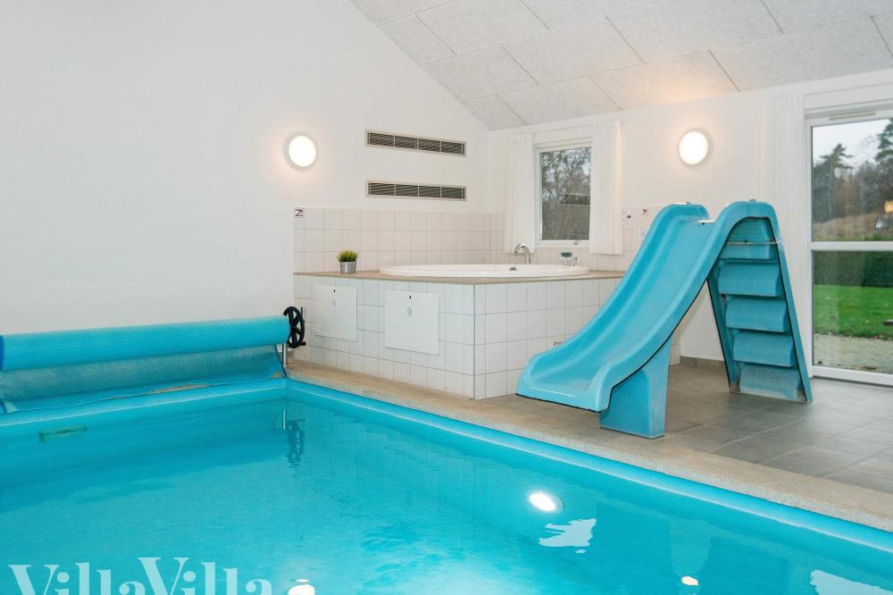 Der schicke Pool im Luxusferienhaus Nr. 223 für 18 Personen