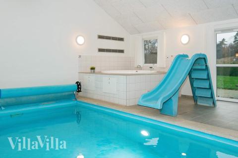 Der schicke Pool im Luxusferienhaus Nr. 223 für 18 Personen