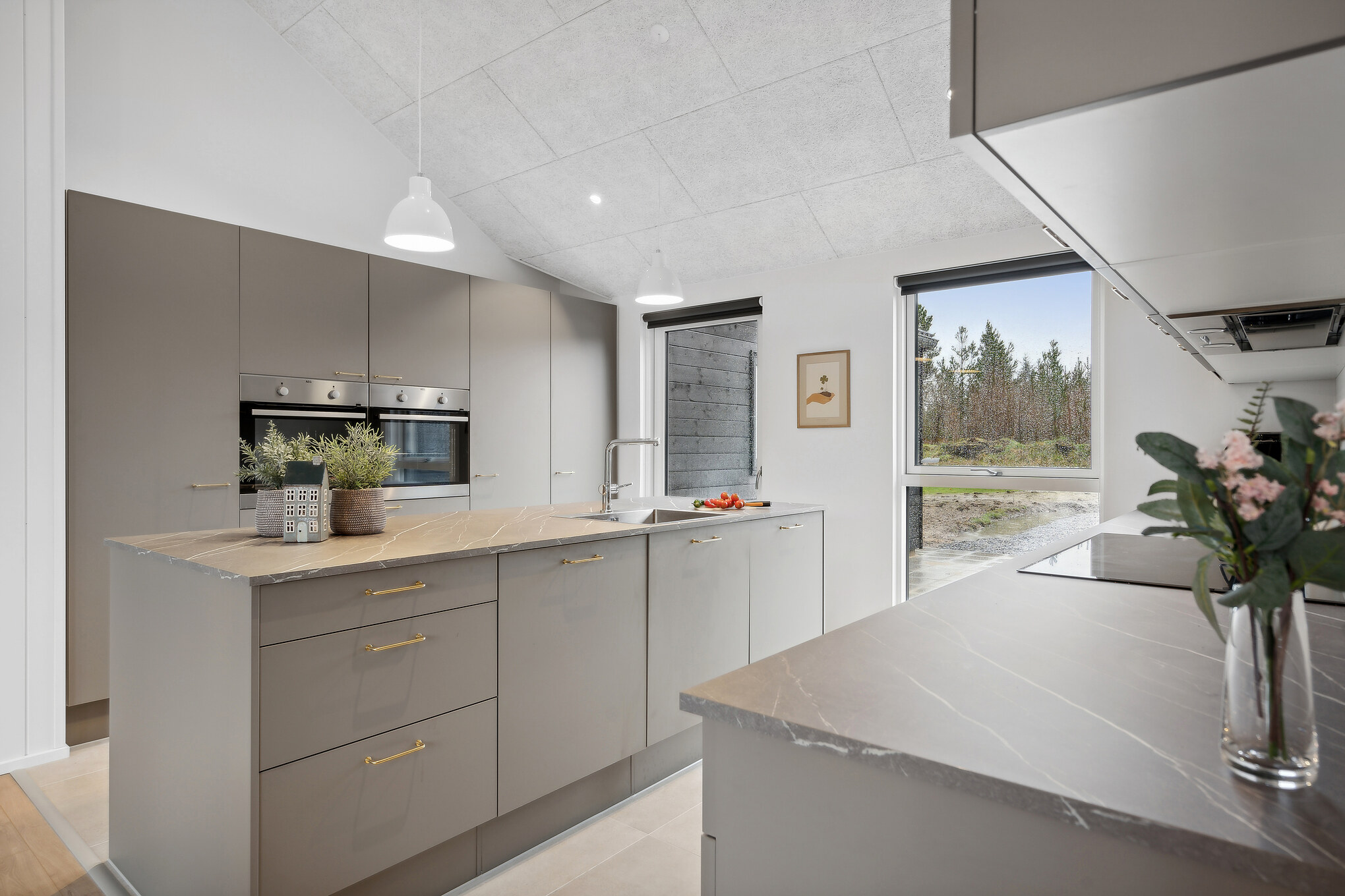 Die Küche in dem Luxusferienhaus Nr. 911 ist so gut ausgestattet, dass man problemlos Mahlzeiten für 20 Personen zubereiten kann.