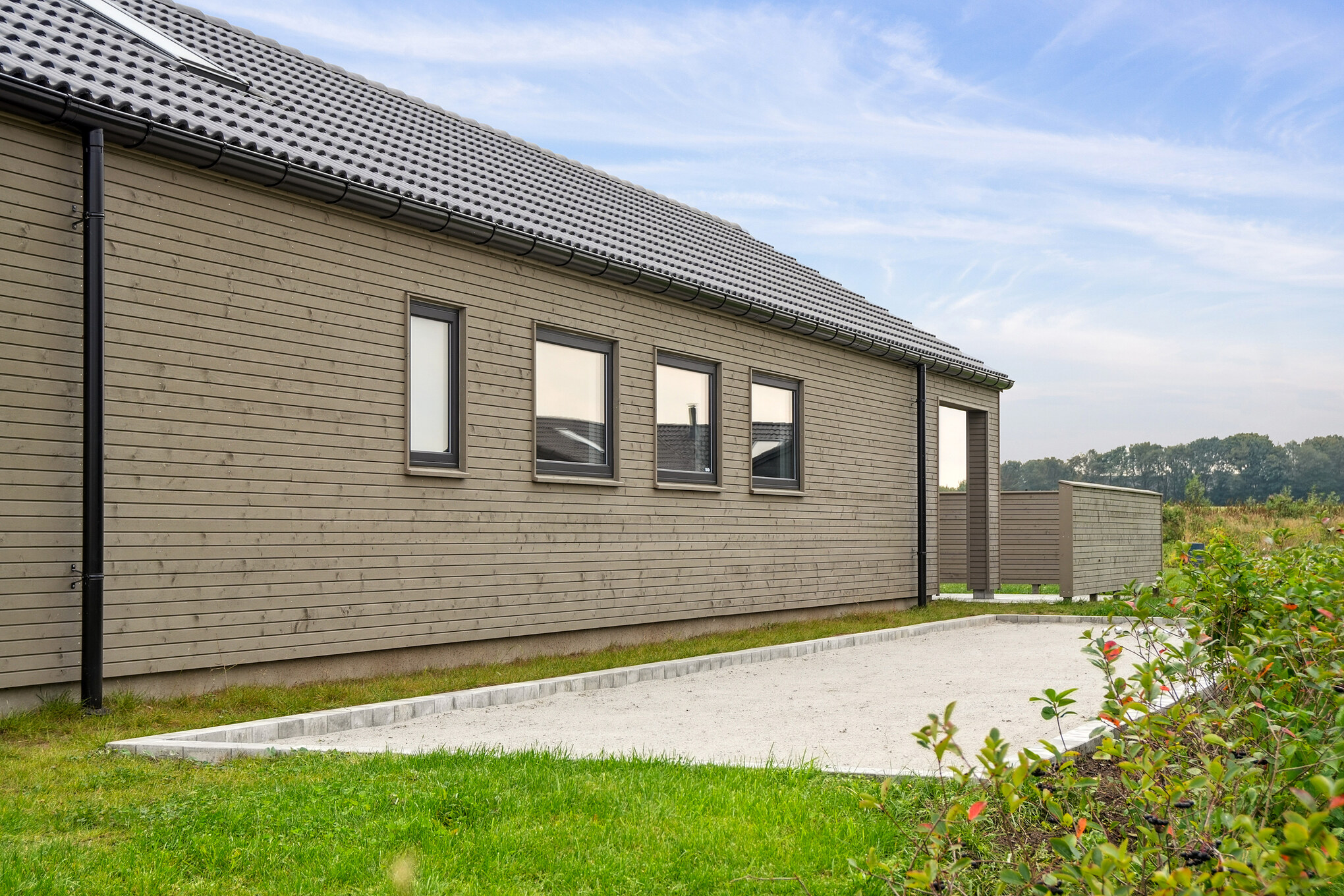 Neben den vielen schönen Stunden, die man im Poolbereich des Hauses verbringen kann, bietet das Luxusferienhaus 665 auch zahlreiche Freizeitangebote im Freien