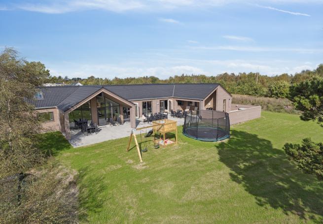 Dieses schöne Poolhaus Nr. 699 mit Platz für 26 Personen liegt in Nordjütland