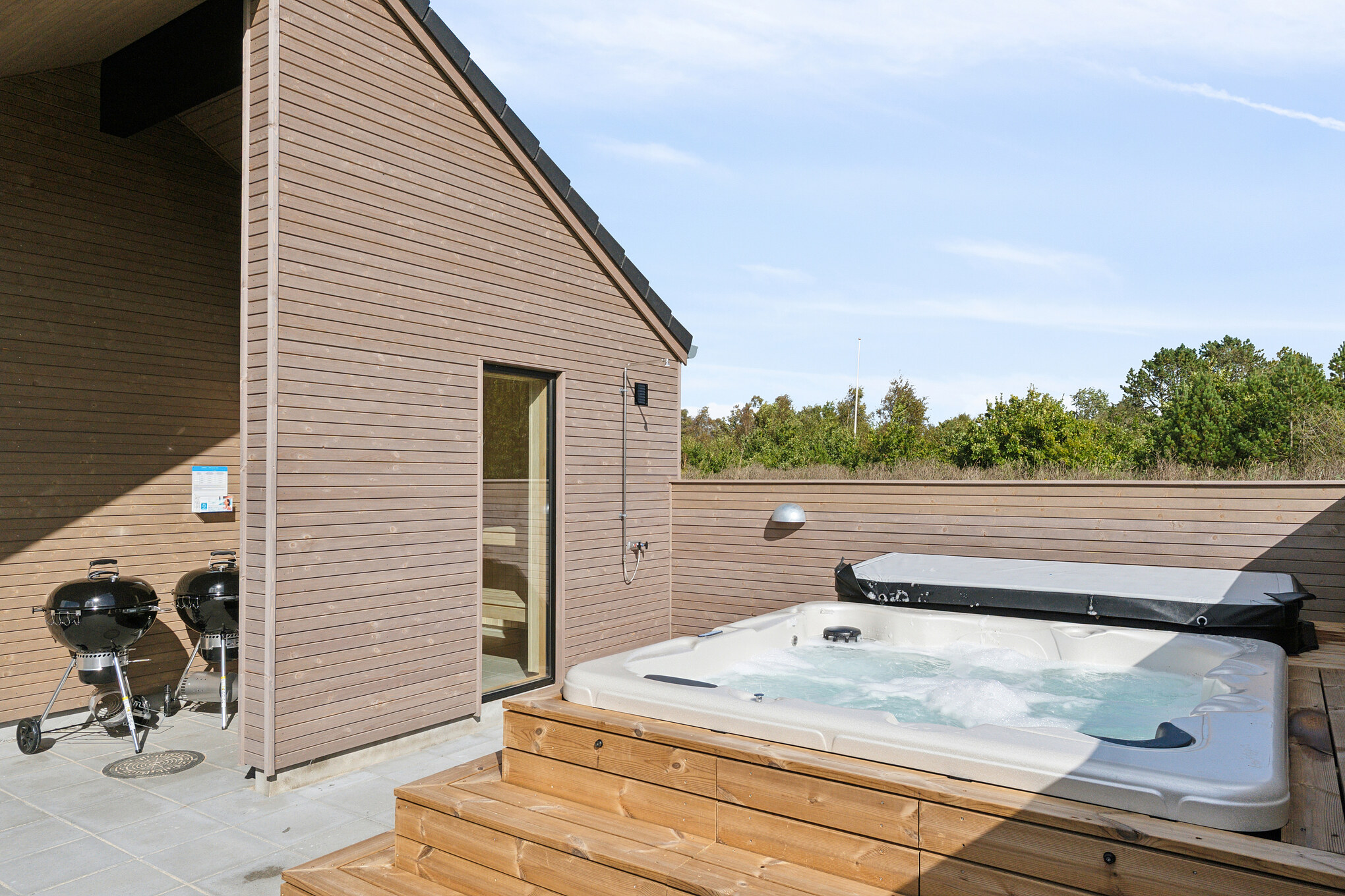 Im Luxusferienhaus Nr. 699 gibt es einen Whirlpool und 10 Schlafzimmer.