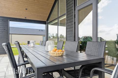 Das Luxusferienhaus Nr. 655 hat eine tolle Terrasse, die mit hochwertigen Gartenmöbeln für 14 Personen ausgestattet ist.