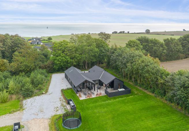 Dieses schöne Poolhaus Nr. 664 mit Platz für 16 Personen liegt in Südjütland