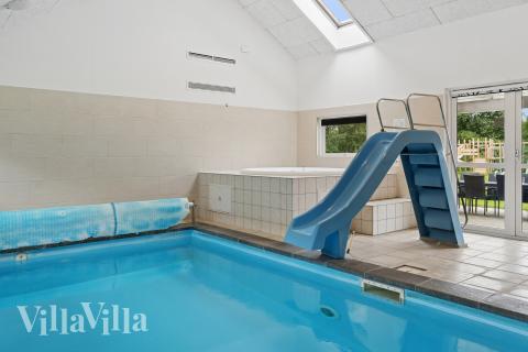 Der schicke Pool im Luxusferienhaus Nr. 222 für 18 Personen