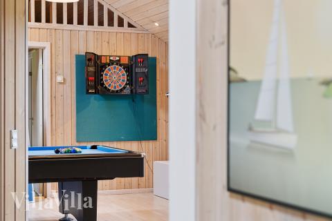 Aktivitätsraum im Luxusferienhaus Nr. 222 mit 6 Schlafzimmern und Platz für 18 Gäste.