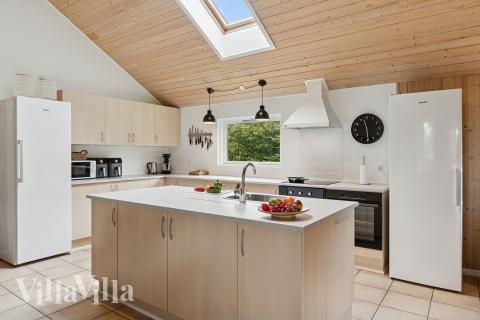 Gut ausgestattete Küche im Luxusferienhaus Nr. 222 in Lolland/Falster/Mön.