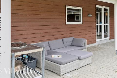 Auf der Terrasse des Ferienhauses Nr. 222 ist Platz für 18 Personen.