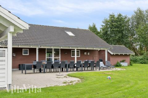 Dieses schöne Poolhaus Nr. 222 mit Platz für 18 Personen liegt in Lolland/Falster/Mön
