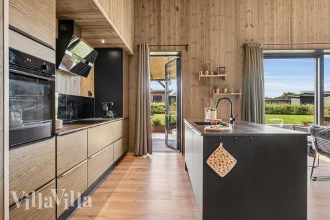 Gut ausgestattete Küche im Luxusferienhaus Nr. 925 in Limfjord.