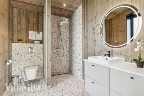 Im Luxusferienhaus Nr. 925 für 12 Personen gibt es Bad mit Dusche.