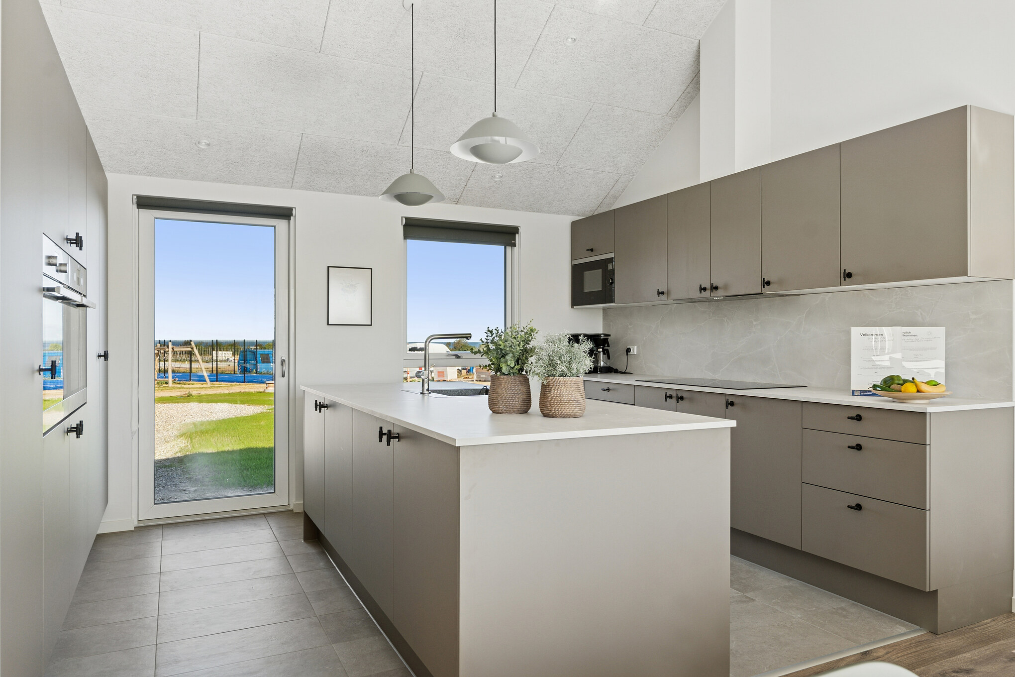 Die Küche in dem Luxusferienhaus Nr. 673 ist so gut ausgestattet, dass man problemlos Mahlzeiten für 20 Personen zubereiten kann.