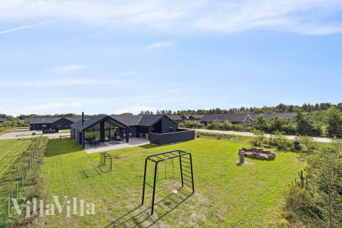 Dieses schöne Poolhaus Nr. 698 mit Platz für 14 Personen liegt in Westjütland