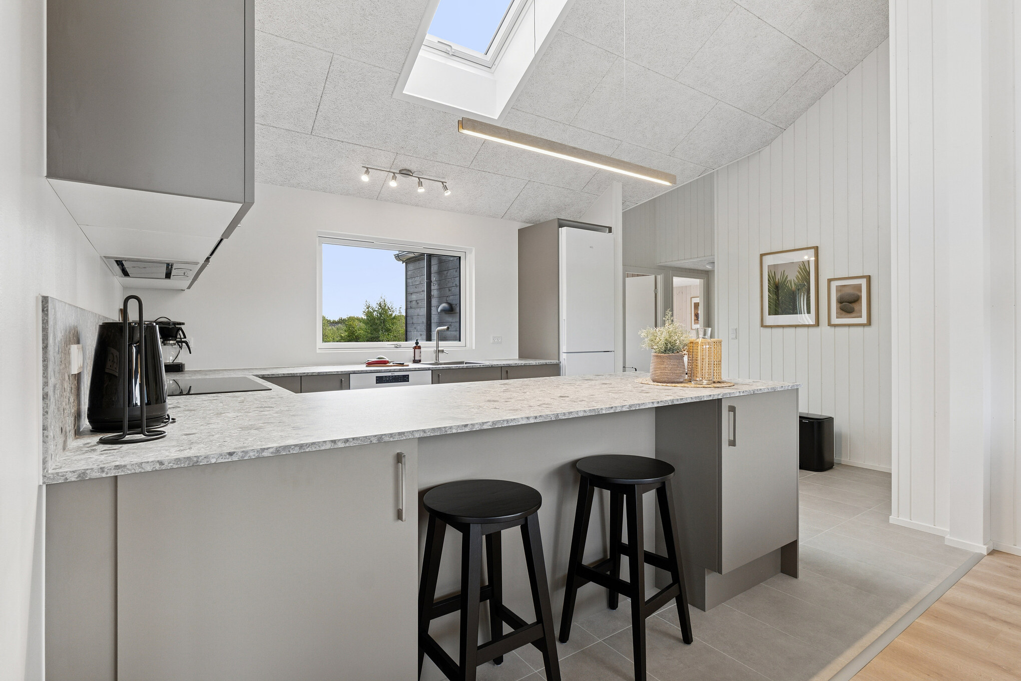 Die Küche in dem Luxusferienhaus Nr. 698 ist so gut ausgestattet, dass man problemlos Mahlzeiten für 14 Personen zubereiten kann.