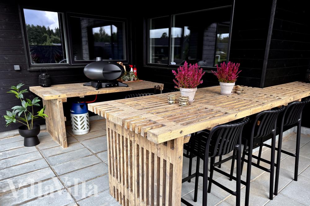 Das Luxusferienhaus Nr. 698 hat eine tolle Terrasse, die mit hochwertigen Gartenmöbeln für 14 Personen ausgestattet ist.