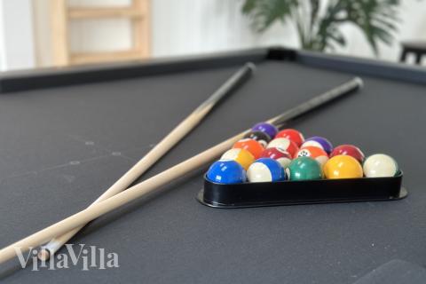 Aktivitätsraum im Luxusferienhaus Nr. 698 mit 5 Schlafzimmern und Platz für 14 Gäste.