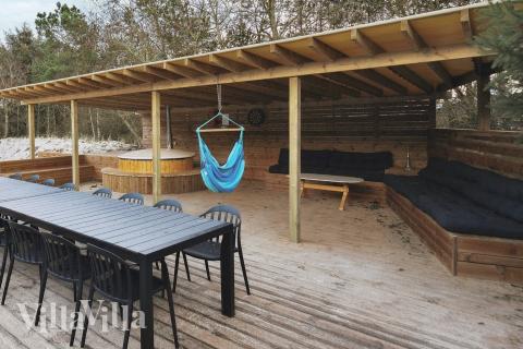 Das Luxusferienhaus Nr. 926 hat eine tolle Terrasse, die mit hochwertigen Gartenmöbeln für 14 Personen ausgestattet ist.