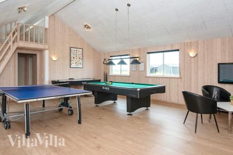 Aktivitätsraum im Luxusferienhaus Nr. 293 mit 9 Schlafzimmern und Platz für 22 Gäste.