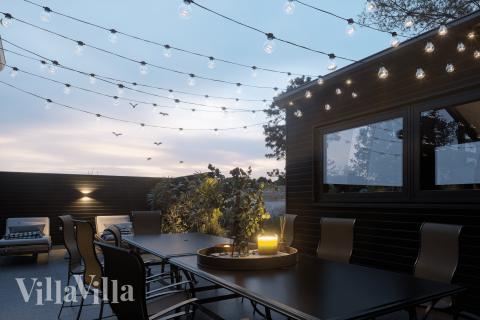 Auf der Terrasse des Ferienhauses Nr. 931 ist Platz für 14 Personen.