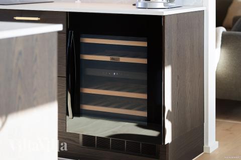 In der Küche des Luxusferienhauses ist alles vorhanden, was man braucht, um Mahlzeiten für 24 Personen zuzubereiten.