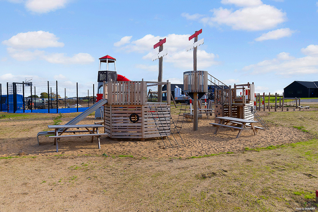 Neben den vielen schönen Stunden, die man im Poolbereich des Hauses verbringen kann, bietet das Luxusferienhaus 901 auch zahlreiche Freizeitangebote im Freien