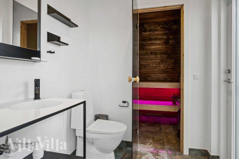 Im Luxusferienhaus Nr. 936 für 10 Personen gibt es Bad mit Dusche.