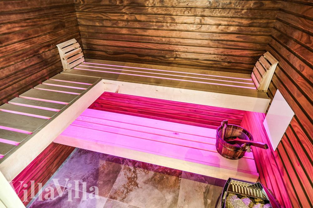 Genießen Sie die heiße Sauna im Luxusferienhaus Nr. 936 für 10 Personen