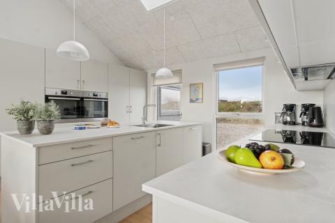 Die Küche in dem Luxusferienhaus Nr. 902 ist so gut ausgestattet, dass man problemlos Mahlzeiten für 18 Personen zubereiten kann.