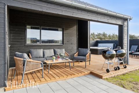 Das Luxusferienhaus Nr. 902 hat eine tolle Terrasse, die mit hochwertigen Gartenmöbeln für 18 Personen ausgestattet ist.