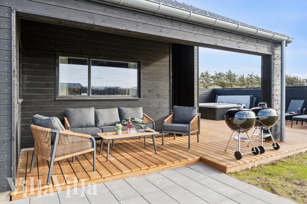 Das Luxusferienhaus Nr. 902 hat eine tolle Terrasse, die mit hochwertigen Gartenmöbeln für 18 Personen ausgestattet ist.