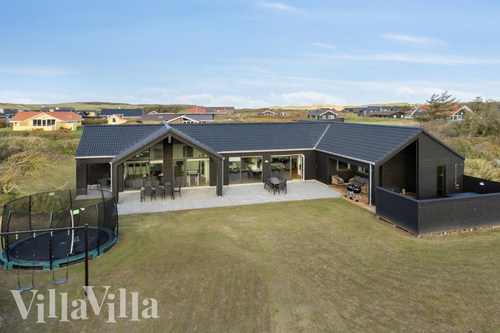 Dieses schöne Poolhaus Nr. 902 mit Platz für 18 Personen liegt in Nordjütland